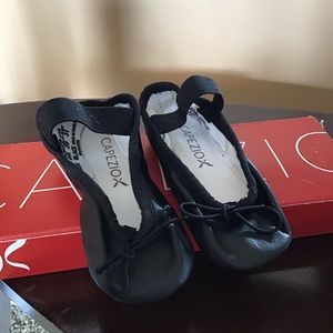 NEW IN BOX Capezio Daisy Infant Black Ballet Shoes (6 Months)